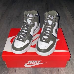 WMNS NIKE DUNK HIGH UP ‘CARGO KHAKI’